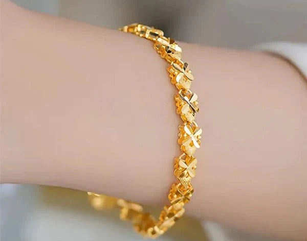 bracelet Shimmering Lucky Clover Heart Bracelet - Luxury Charm
